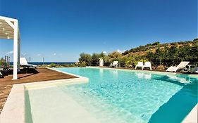 Villa Maria una finestra sul mare con piscina